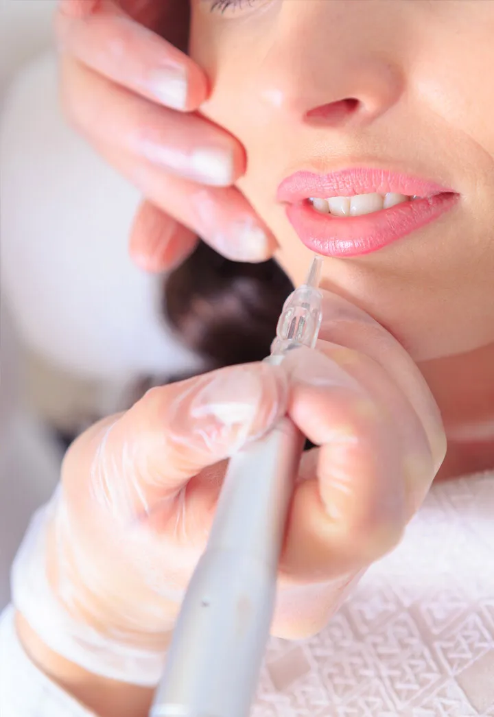 Soin de neutralisation des lèvres en institut